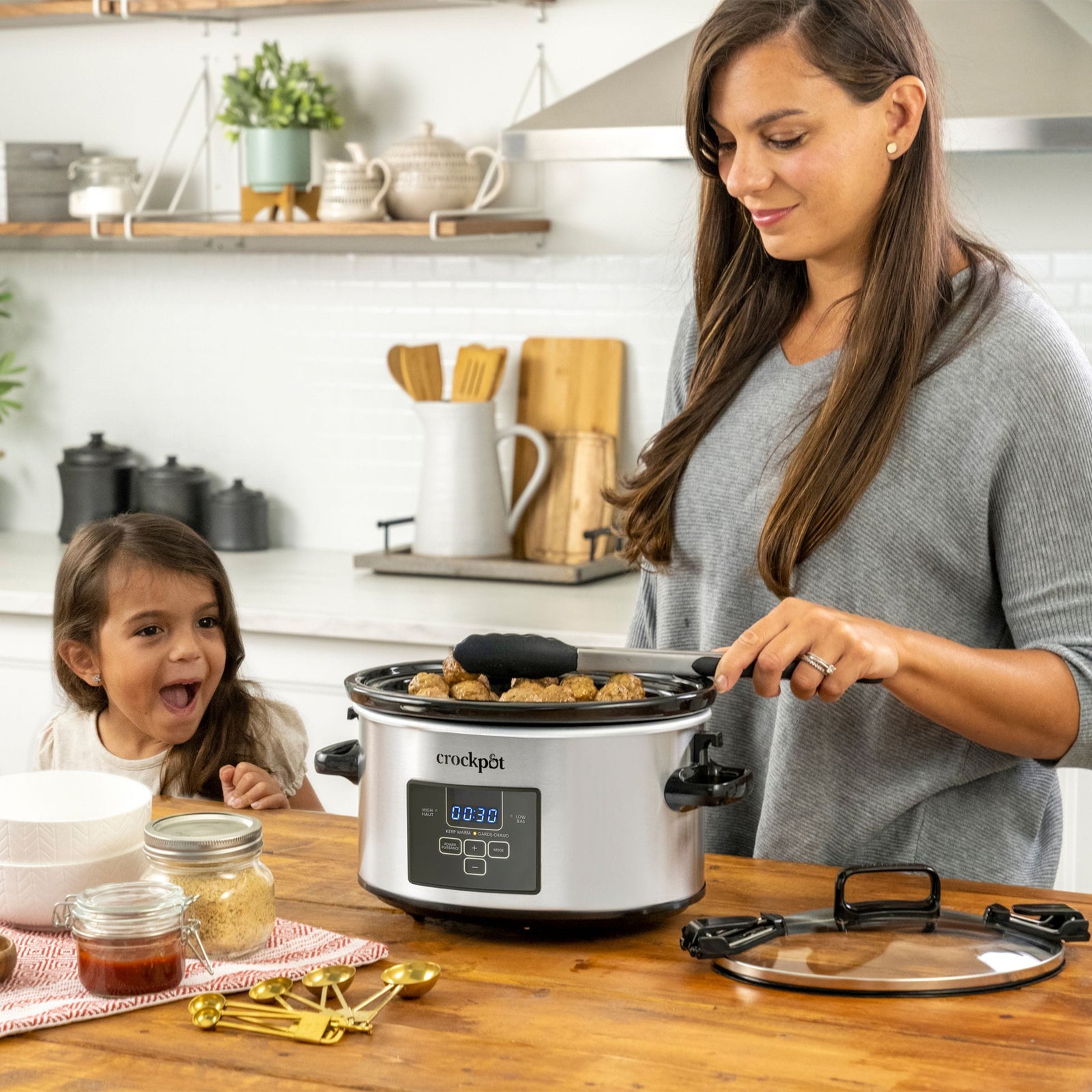 Digital Programmable Slow Cooker with Locking Lid, Feeds 4 People & More, Stainless Steel, 4-qt Z2P3 - product image 5