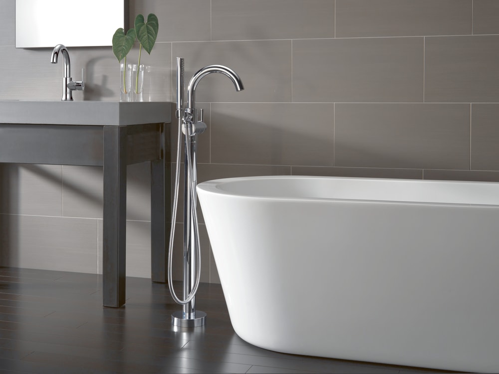 1-Handle High-Arc Lavatory Faucet, Chrome V4P6 - product image 3