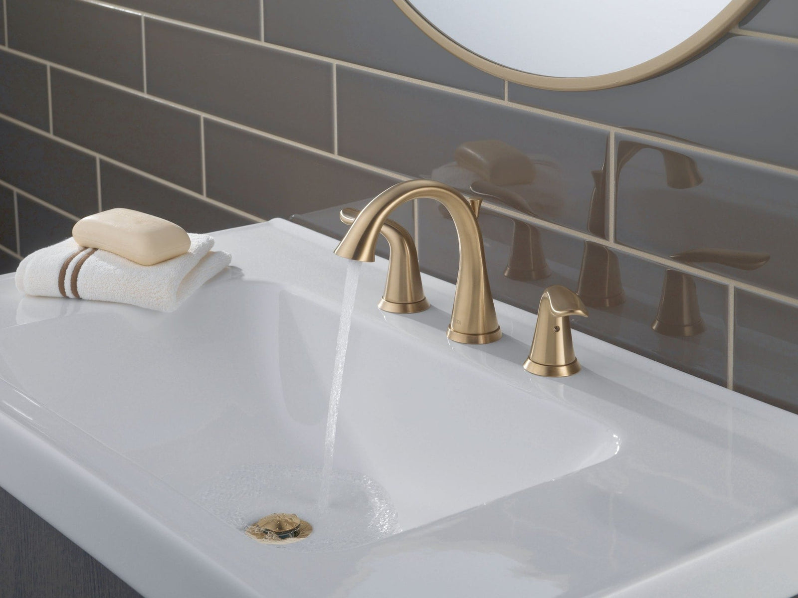Lahara 2-Handle Widespread Faucet, Champagne Bronze X5X3 - product image 6